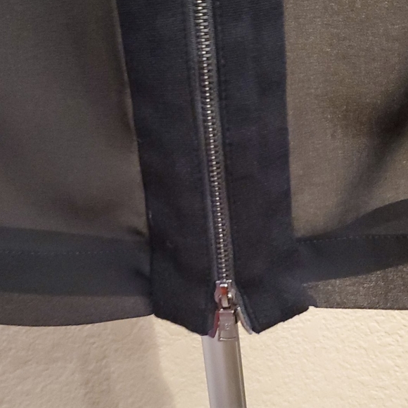 BcBg Black Label pencil skirt sz 04. - Picture 3 of 7